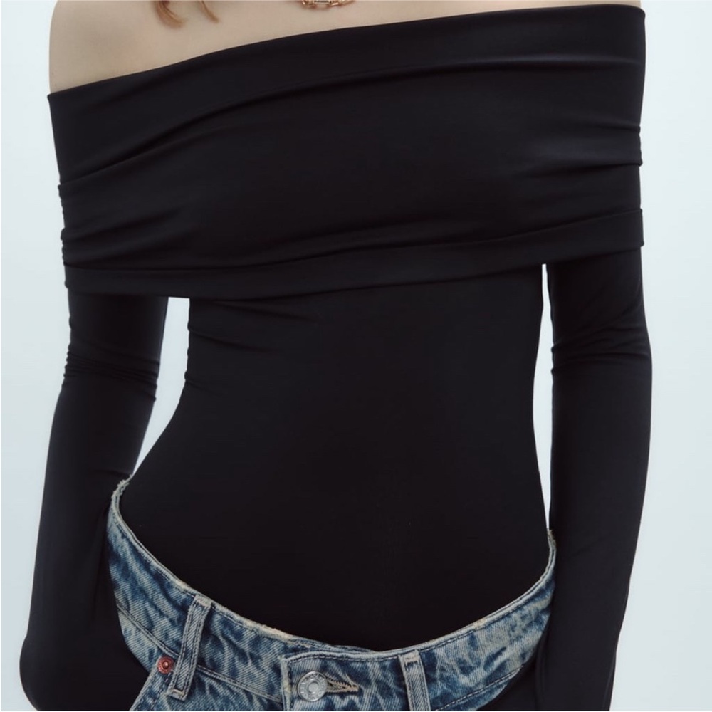 Off-Shoulder Long Sleeve Women’s Bodysuit Top- Black